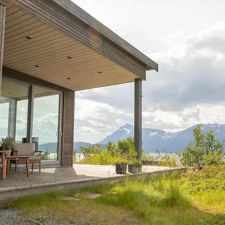 Indulge In Beautiful Nature And Amazing Views. Casa de Férias Mortenhals